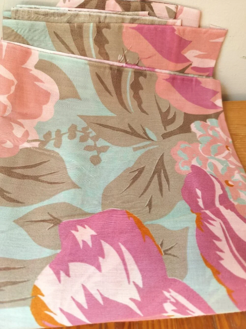Vintage Fabric - Large Soft Floral Print
